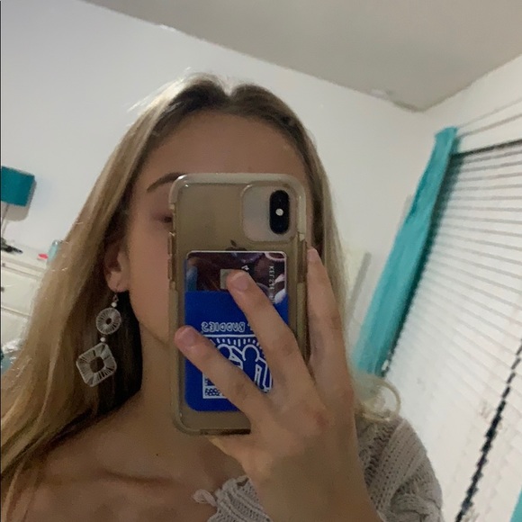 Claire’s White Thread Earrings - Picture 2 of 2